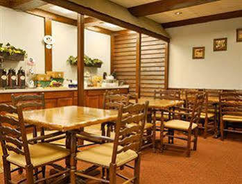 Super 8 By Wyndham Caryville Tn Εξωτερικό φωτογραφία